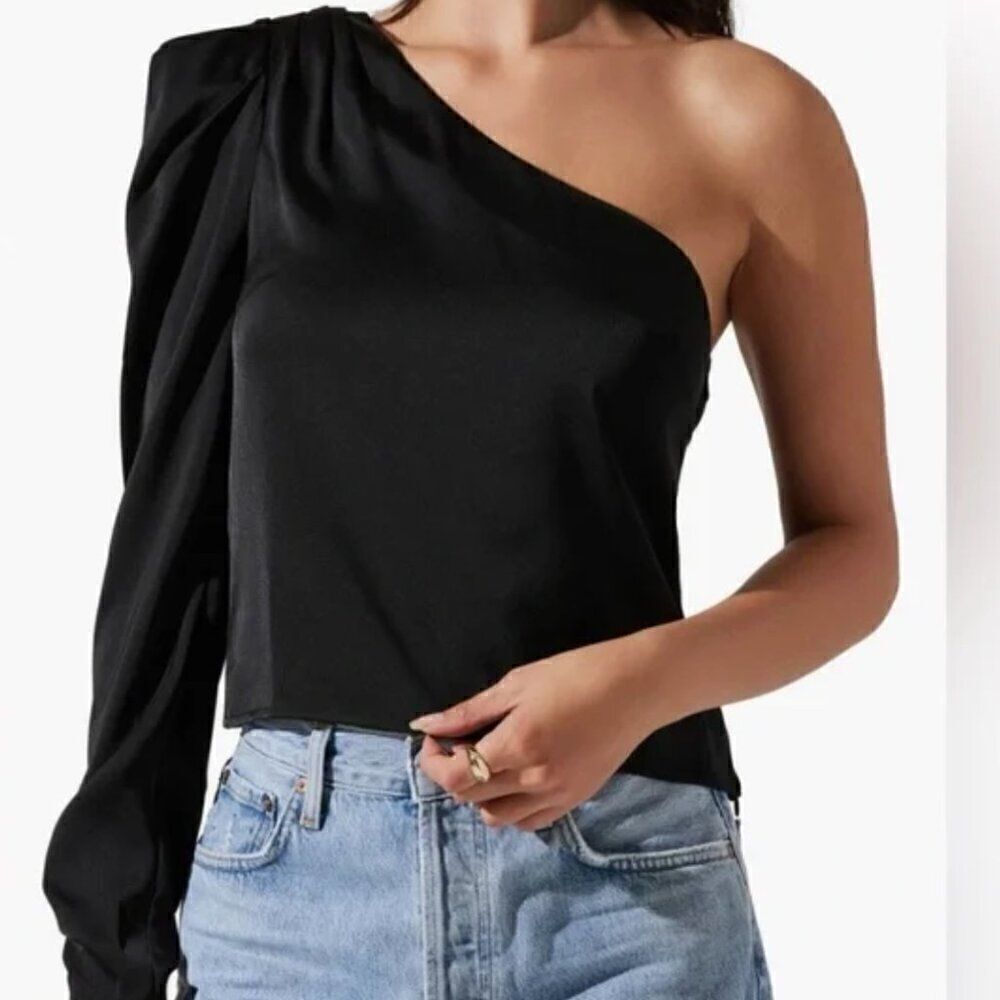 Astr the label black satin one shoulder blouse size medium NWT
